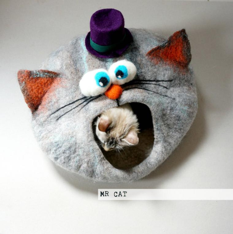 Уютные и забавные домики для кошек от литовских мастериц, фото № 1