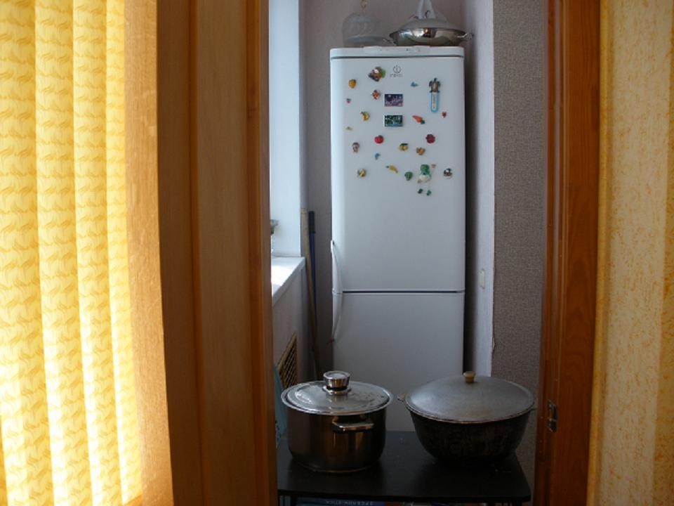 Двухкамерный холодильник на утепленной лоджии