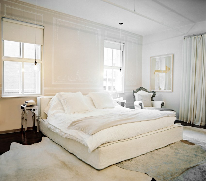 Спальня серые обои белая мебель