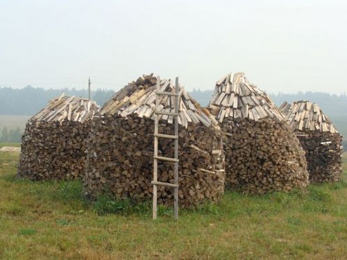 Поленница для дров своими руками с фото или как правильно складывать дрова