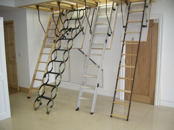 Подбирая место для установки лестницы, лучше выбирать нежилые помещения, включая коридор 