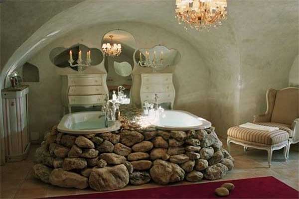 Две ванны из камня