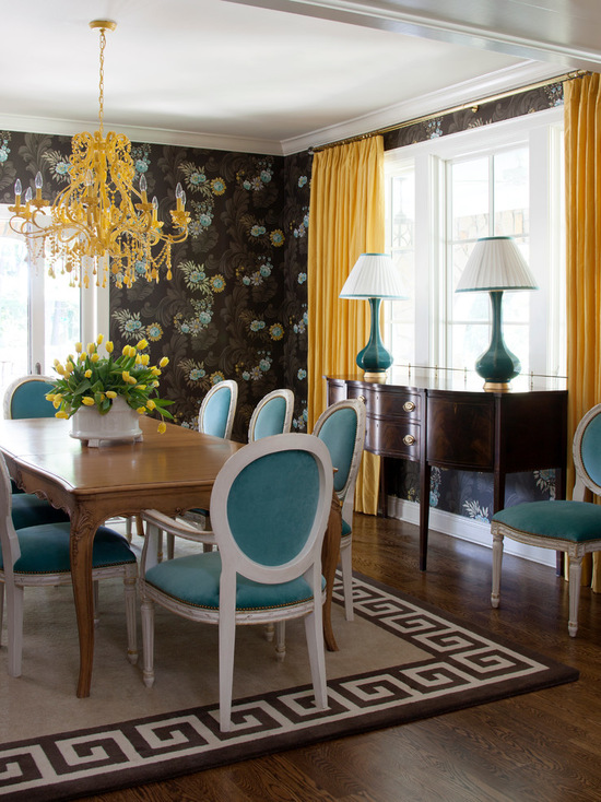 фото сочетания желтых штор с голубым цветом мебели 