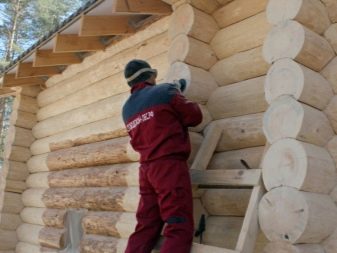 Внешнее и внутреннее окрашивание дома из бруса