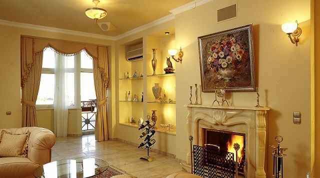 Освещение гостиной, стиль оформления которой приближен к нестареющей «классике».